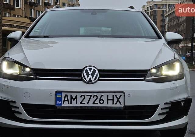 Белый Фольксваген Гольф, объемом двигателя 1.6 л и пробегом 214 тыс. км за 10800 $, фото 2 на Automoto.ua