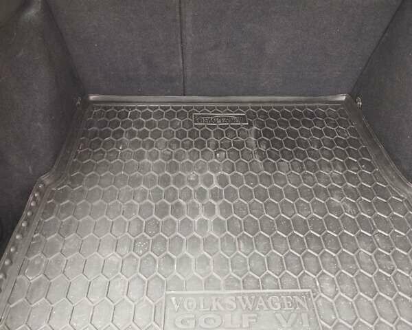 Білий Фольксваген Гольф, об'ємом двигуна 1.6 л та пробігом 202 тис. км за 7900 $, фото 18 на Automoto.ua