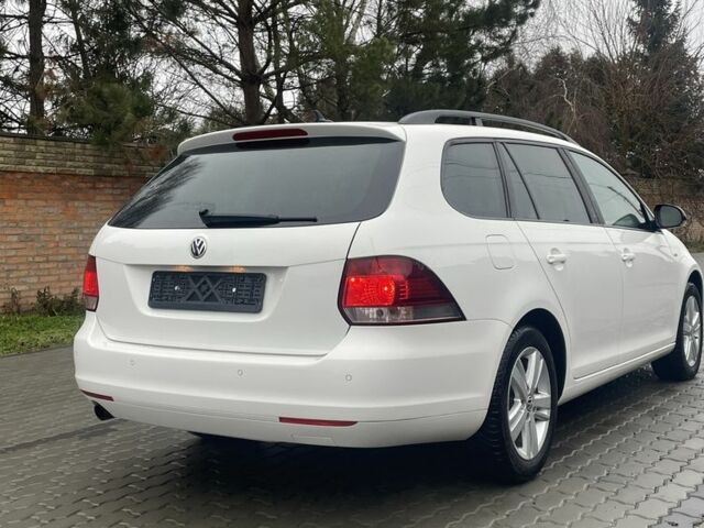 Белый Фольксваген Гольф, объемом двигателя 1.6 л и пробегом 177 тыс. км за 9900 $, фото 2 на Automoto.ua