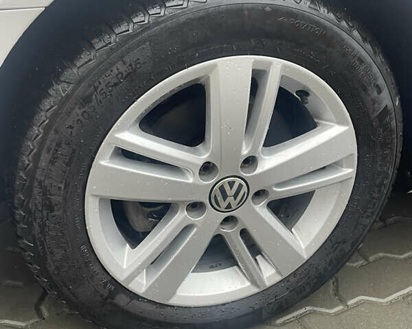 Белый Фольксваген Гольф, объемом двигателя 1.6 л и пробегом 177 тыс. км за 9900 $, фото 12 на Automoto.ua