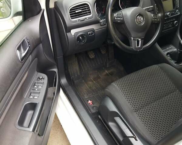 Білий Фольксваген Гольф, об'ємом двигуна 1.6 л та пробігом 202 тис. км за 7900 $, фото 9 на Automoto.ua