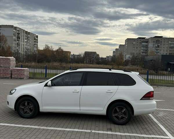 Белый Фольксваген Гольф, объемом двигателя 1.6 л и пробегом 228 тыс. км за 7900 $, фото 4 на Automoto.ua