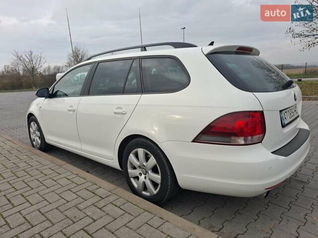 Белый Фольксваген Гольф, объемом двигателя 1.6 л и пробегом 293 тыс. км за 9300 $, фото 1 на Automoto.ua