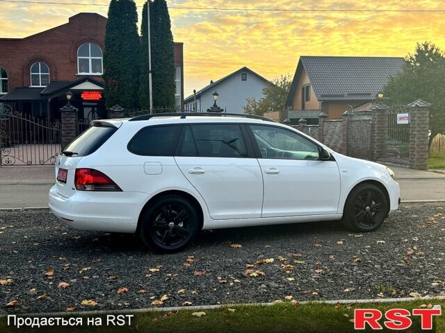 Белый Фольксваген Гольф, объемом двигателя 1.4 л и пробегом 213 тыс. км за 9000 $, фото 5 на Automoto.ua