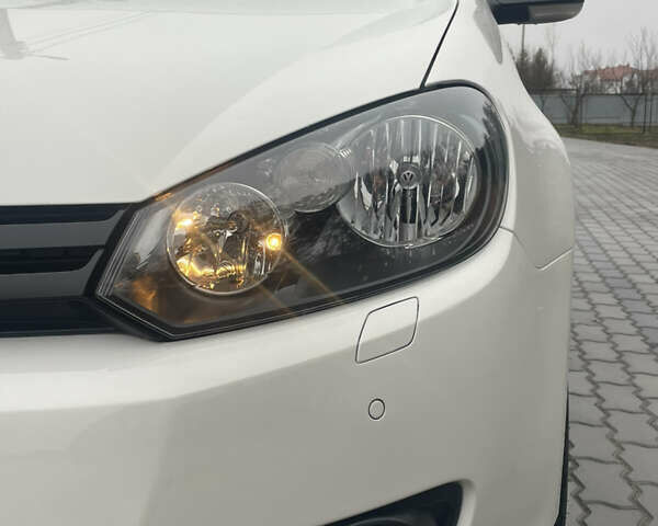 Белый Фольксваген Гольф, объемом двигателя 1.6 л и пробегом 177 тыс. км за 9900 $, фото 9 на Automoto.ua