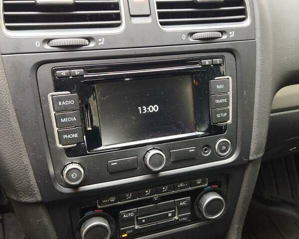 Білий Фольксваген Гольф, об'ємом двигуна 1.6 л та пробігом 202 тис. км за 7900 $, фото 6 на Automoto.ua