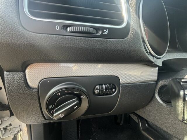 Білий Фольксваген Гольф, об'ємом двигуна 1.4 л та пробігом 213 тис. км за 9000 $, фото 16 на Automoto.ua