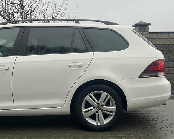 Белый Фольксваген Гольф, объемом двигателя 1.6 л и пробегом 177 тыс. км за 9900 $, фото 7 на Automoto.ua