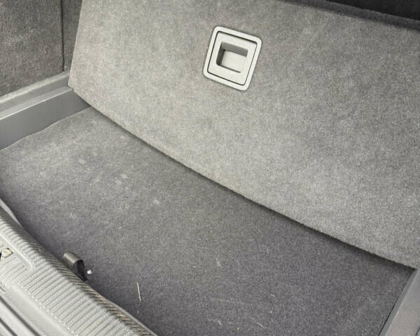 Белый Фольксваген Гольф, объемом двигателя 1.6 л и пробегом 228 тыс. км за 7900 $, фото 13 на Automoto.ua