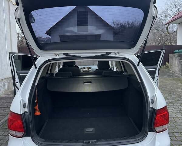 Белый Фольксваген Гольф, объемом двигателя 1.6 л и пробегом 235 тыс. км за 7200 $, фото 9 на Automoto.ua