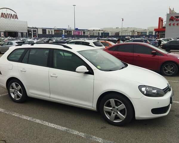 Білий Фольксваген Гольф, об'ємом двигуна 1.6 л та пробігом 202 тис. км за 7900 $, фото 3 на Automoto.ua