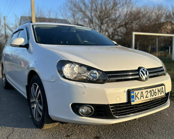 Белый Фольксваген Гольф, объемом двигателя 1.6 л и пробегом 206 тыс. км за 9999 $, фото 3 на Automoto.ua