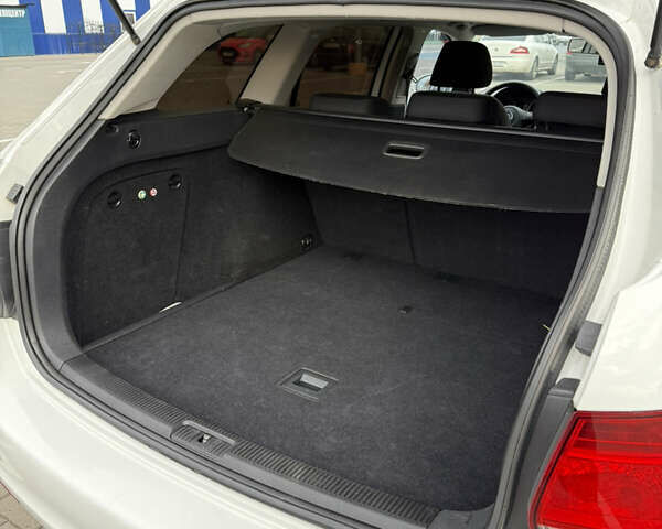 Белый Фольксваген Гольф, объемом двигателя 1.6 л и пробегом 228 тыс. км за 7900 $, фото 12 на Automoto.ua