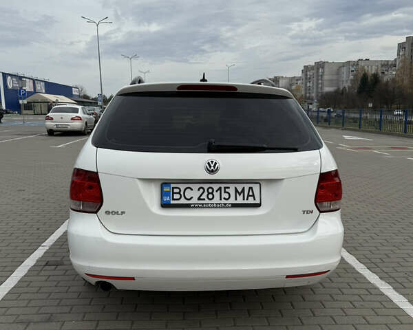 Белый Фольксваген Гольф, объемом двигателя 1.6 л и пробегом 228 тыс. км за 7900 $, фото 5 на Automoto.ua