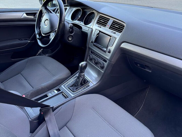 Білий Фольксваген Гольф, об'ємом двигуна 1.6 л та пробігом 235 тис. км за 10200 $, фото 7 на Automoto.ua