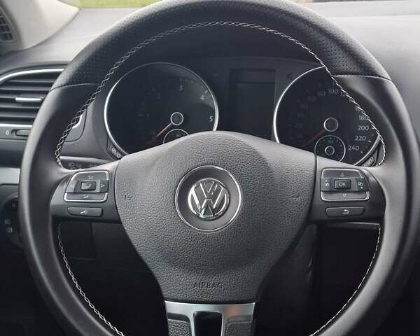 Белый Фольксваген Гольф, объемом двигателя 1.6 л и пробегом 293 тыс. км за 9300 $, фото 13 на Automoto.ua