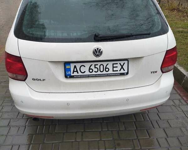 Белый Фольксваген Гольф, объемом двигателя 1.6 л и пробегом 263 тыс. км за 7000 $, фото 2 на Automoto.ua