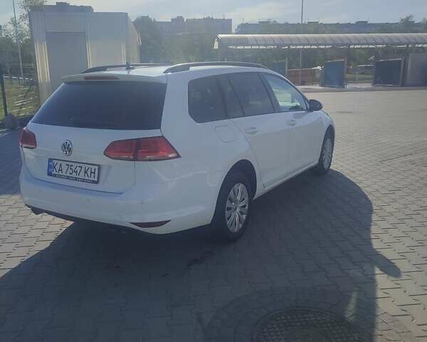 Белый Фольксваген Гольф, объемом двигателя 1.6 л и пробегом 300 тыс. км за 9588 $, фото 4 на Automoto.ua