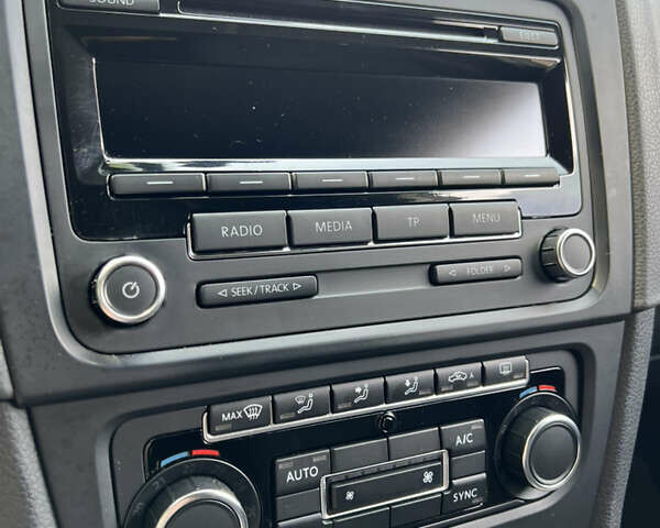 Белый Фольксваген Гольф, объемом двигателя 1.6 л и пробегом 228 тыс. км за 7900 $, фото 18 на Automoto.ua