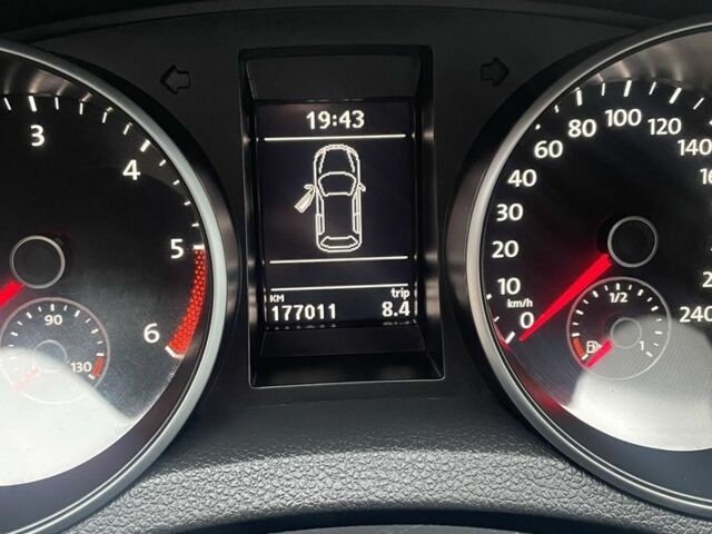 Белый Фольксваген Гольф, объемом двигателя 1.6 л и пробегом 177 тыс. км за 9900 $, фото 9 на Automoto.ua