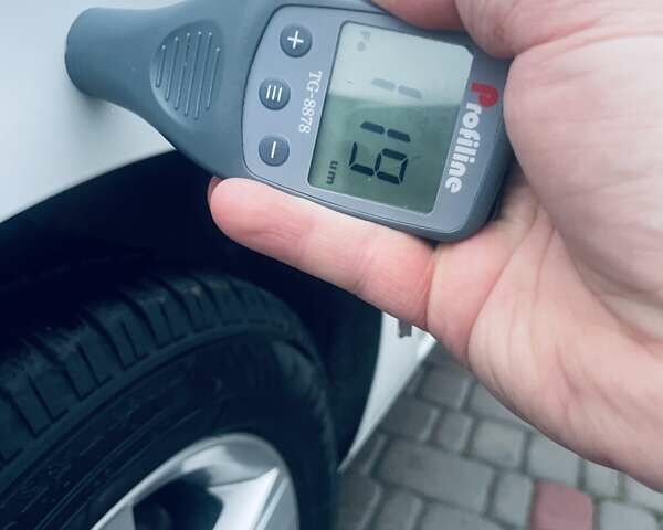 Белый Фольксваген Гольф, объемом двигателя 1.6 л и пробегом 216 тыс. км за 10900 $, фото 82 на Automoto.ua