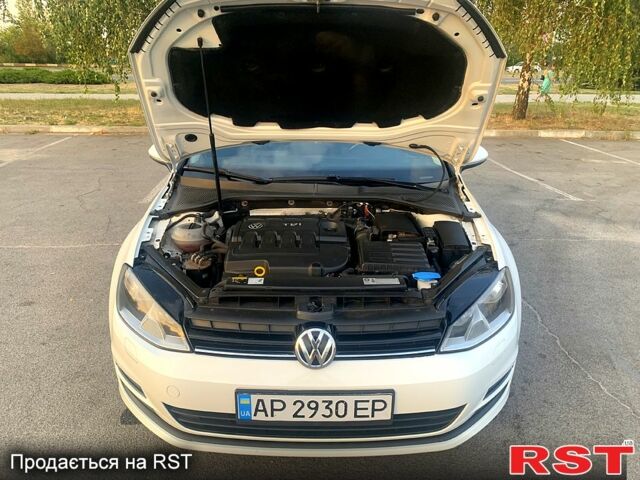 Белый Фольксваген Гольф, объемом двигателя 1.6 л и пробегом 258 тыс. км за 10700 $, фото 11 на Automoto.ua