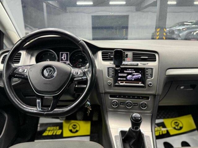 Білий Фольксваген Гольф, об'ємом двигуна 1.6 л та пробігом 231 тис. км за 11400 $, фото 13 на Automoto.ua