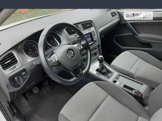 Білий Фольксваген Гольф, об'ємом двигуна 1.4 л та пробігом 215 тис. км за 9900 $, фото 5 на Automoto.ua