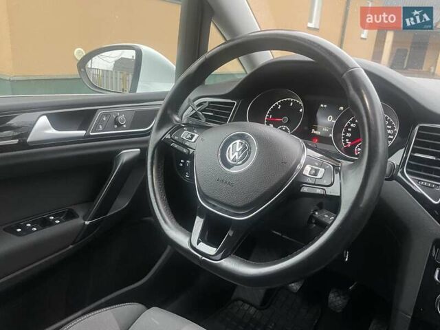 Белый Фольксваген Гольф, объемом двигателя 1.6 л и пробегом 216 тыс. км за 10900 $, фото 31 на Automoto.ua