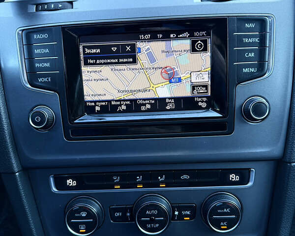 Белый Фольксваген Гольф, объемом двигателя 1.6 л и пробегом 256 тыс. км за 9500 $, фото 26 на Automoto.ua