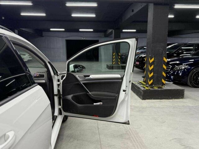 Білий Фольксваген Гольф, об'ємом двигуна 1.6 л та пробігом 231 тис. км за 11400 $, фото 19 на Automoto.ua