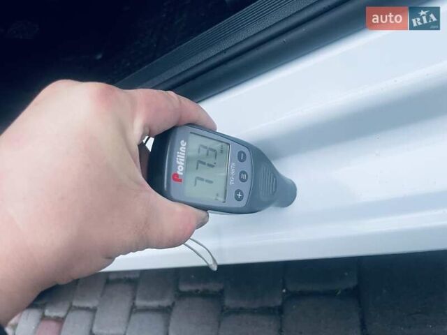 Белый Фольксваген Гольф, объемом двигателя 1.6 л и пробегом 216 тыс. км за 10900 $, фото 76 на Automoto.ua