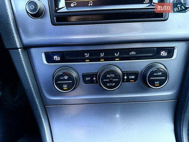 Белый Фольксваген Гольф, объемом двигателя 1.6 л и пробегом 256 тыс. км за 9500 $, фото 30 на Automoto.ua