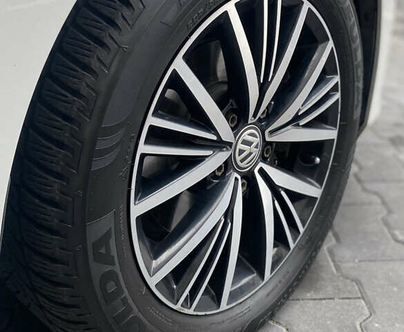 Белый Фольксваген Гольф, объемом двигателя 1.6 л и пробегом 275 тыс. км за 8700 $, фото 11 на Automoto.ua