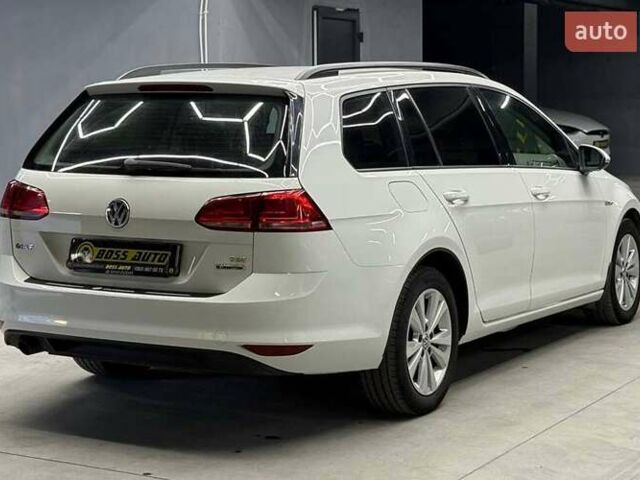 Фольксваген Гольф 2014 в Черновцах на Automoto.ua Белый Фольксваген Гольф, объемом двигателя 1.6 л и пробегом 231 тыс. км за 11400 $, фото 5 на Automoto.ua