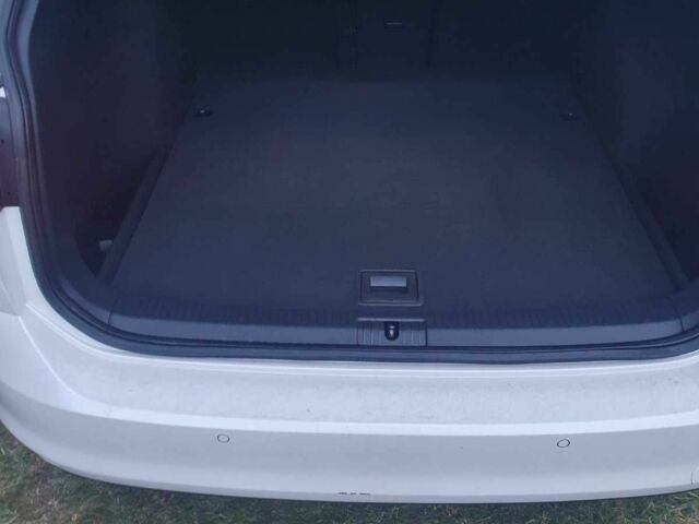 Білий Фольксваген Гольф, об'ємом двигуна 1.6 л та пробігом 195 тис. км за 13350 $, фото 3 на Automoto.ua