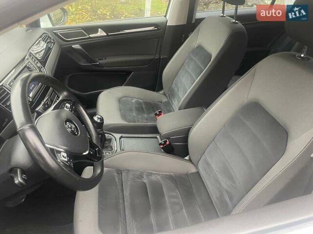 Белый Фольксваген Гольф, объемом двигателя 1.6 л и пробегом 216 тыс. км за 10900 $, фото 20 на Automoto.ua