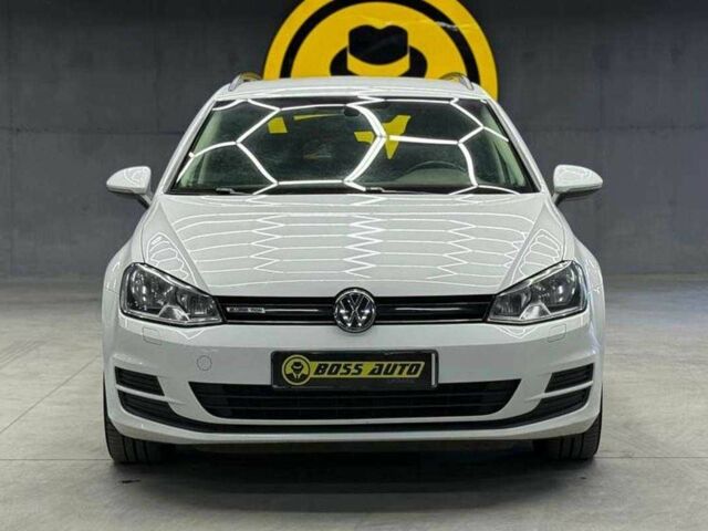 Білий Фольксваген Гольф, об'ємом двигуна 1.6 л та пробігом 231 тис. км за 11400 $, фото 1 на Automoto.ua