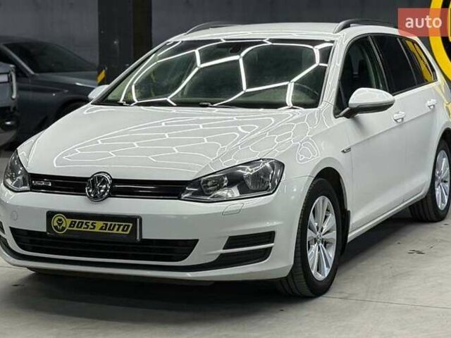 Фольксваген Гольф 2014 в Черновцах на Automoto.ua Белый Фольксваген Гольф, объемом двигателя 1.6 л и пробегом 231 тыс. км за 11400 $, фото 2 на Automoto.ua