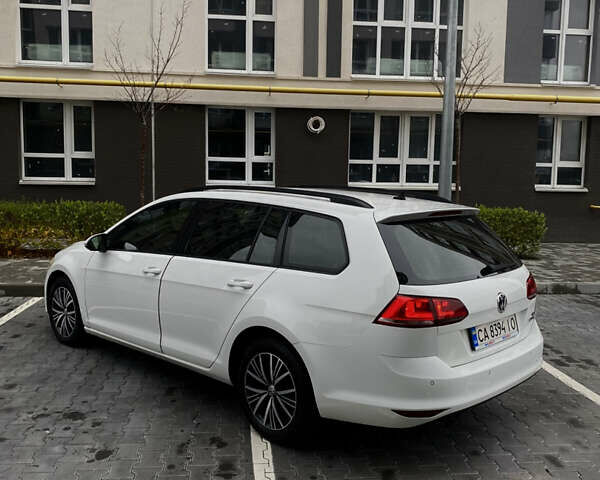 Белый Фольксваген Гольф, объемом двигателя 1.6 л и пробегом 275 тыс. км за 8700 $, фото 3 на Automoto.ua