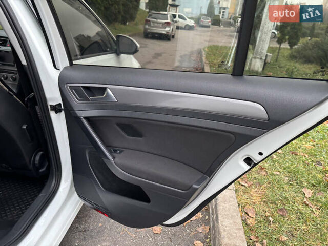 Белый Фольксваген Гольф, объемом двигателя 1.6 л и пробегом 246 тыс. км за 9350 $, фото 15 на Automoto.ua