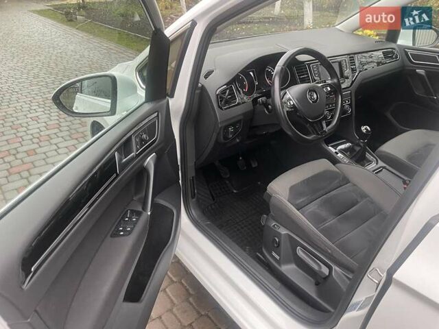 Белый Фольксваген Гольф, объемом двигателя 1.6 л и пробегом 216 тыс. км за 10900 $, фото 19 на Automoto.ua