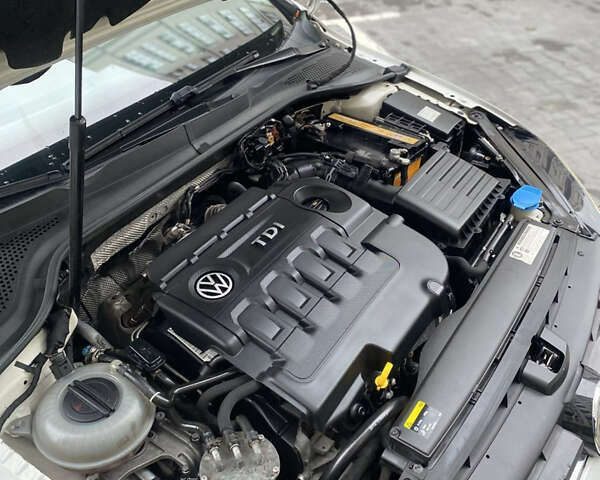 Белый Фольксваген Гольф, объемом двигателя 1.6 л и пробегом 275 тыс. км за 8700 $, фото 26 на Automoto.ua