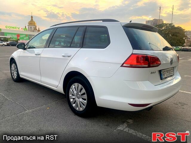 Белый Фольксваген Гольф, объемом двигателя 1.6 л и пробегом 258 тыс. км за 10700 $, фото 3 на Automoto.ua