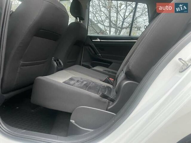 Белый Фольксваген Гольф, объемом двигателя 1.6 л и пробегом 216 тыс. км за 10900 $, фото 55 на Automoto.ua