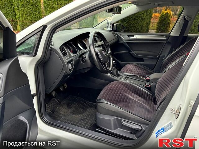 Білий Фольксваген Гольф, об'ємом двигуна 1.6 л та пробігом 246 тис. км за 9350 $, фото 7 на Automoto.ua