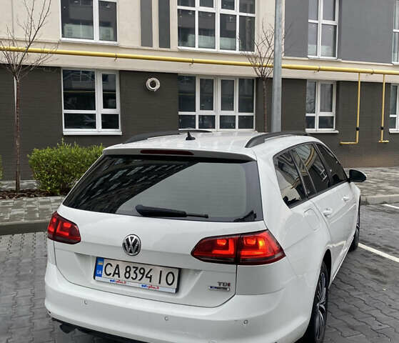 Белый Фольксваген Гольф, объемом двигателя 1.6 л и пробегом 275 тыс. км за 8700 $, фото 4 на Automoto.ua