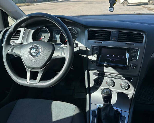 Белый Фольксваген Гольф, объемом двигателя 1.6 л и пробегом 203 тыс. км за 10500 $, фото 10 на Automoto.ua