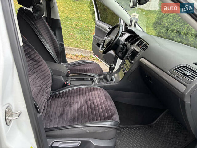 Белый Фольксваген Гольф, объемом двигателя 1.6 л и пробегом 246 тыс. км за 9350 $, фото 18 на Automoto.ua