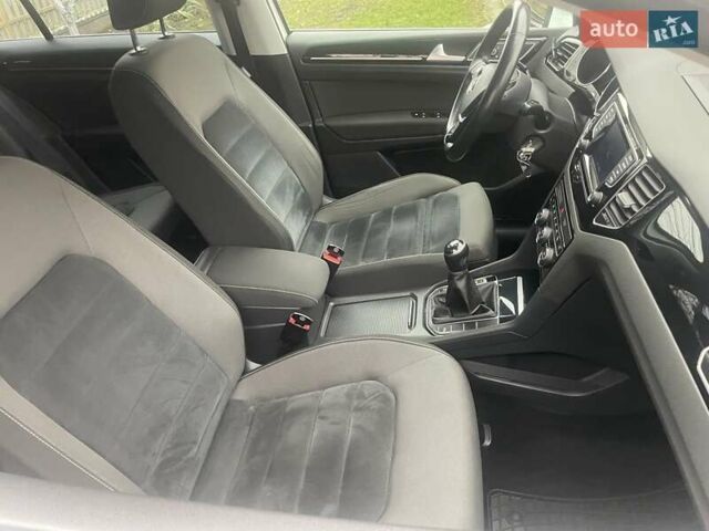 Белый Фольксваген Гольф, объемом двигателя 1.6 л и пробегом 216 тыс. км за 10900 $, фото 24 на Automoto.ua